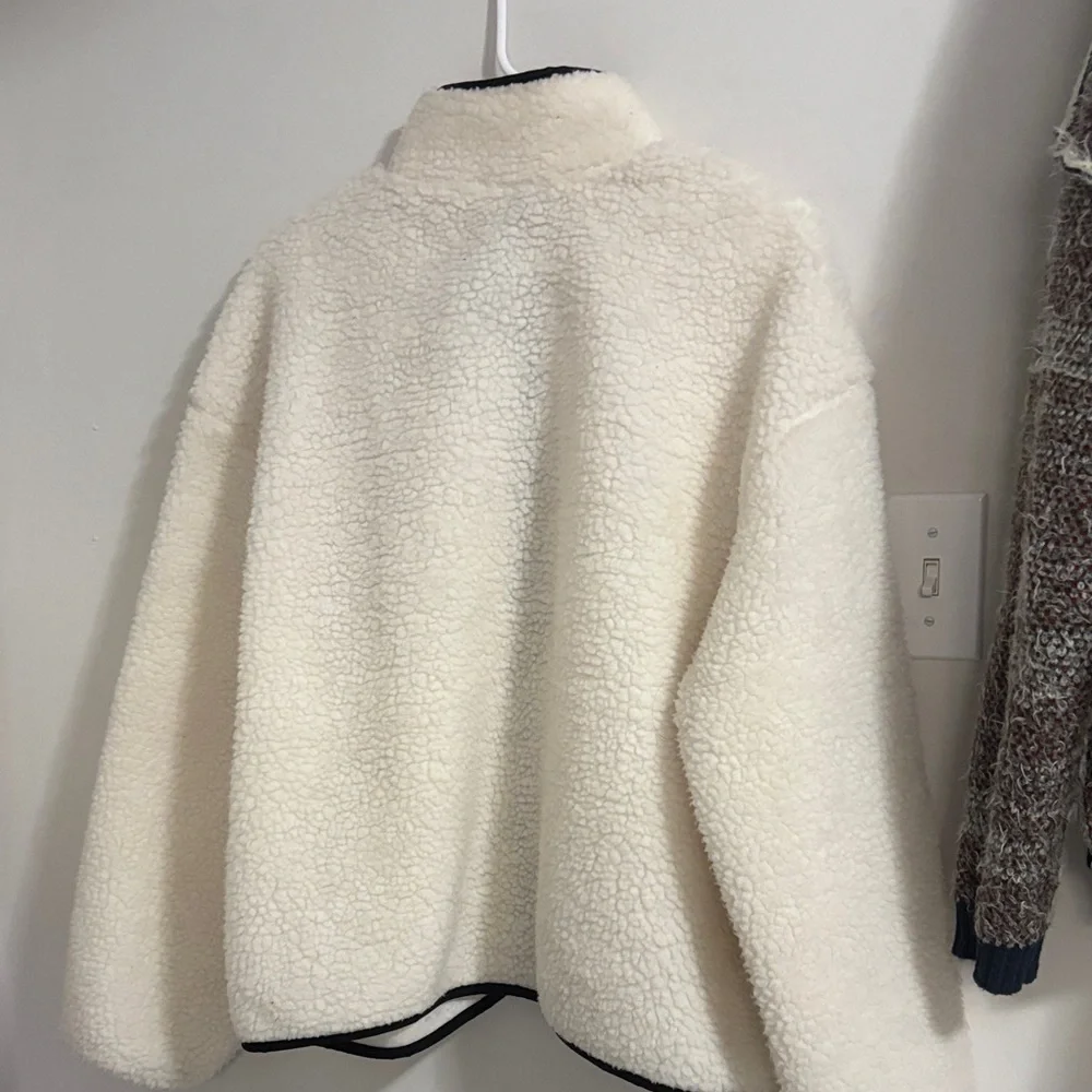 H&M Cream Teddy Jacket with Black Accents - Picture 4 of 4